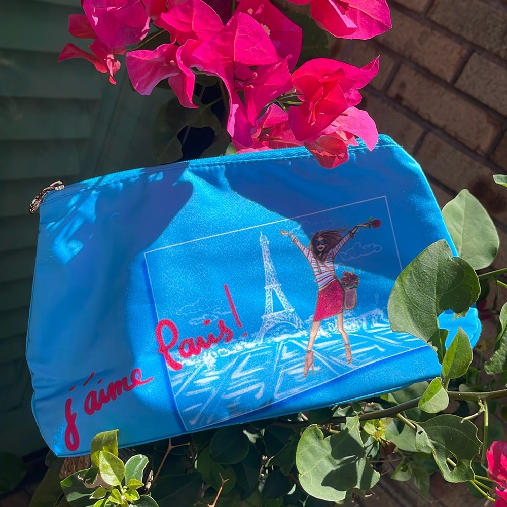 Lancôme “J’aime Paris❣️” Beautiful Blue shade Pouch